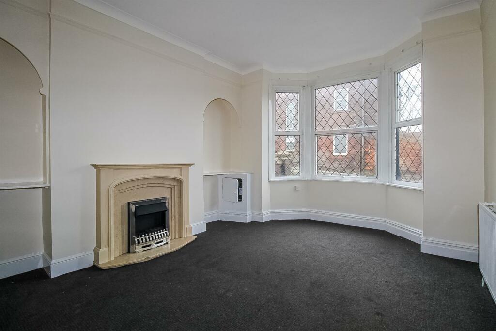 4 bed End of Terrace