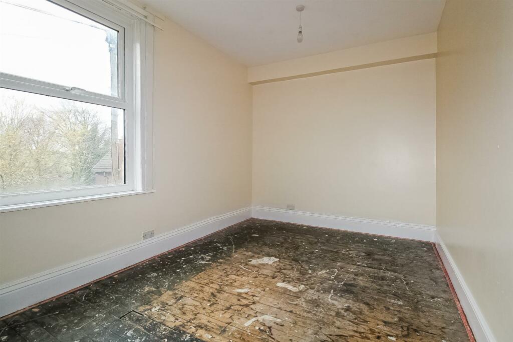 4 bed End of Terrace