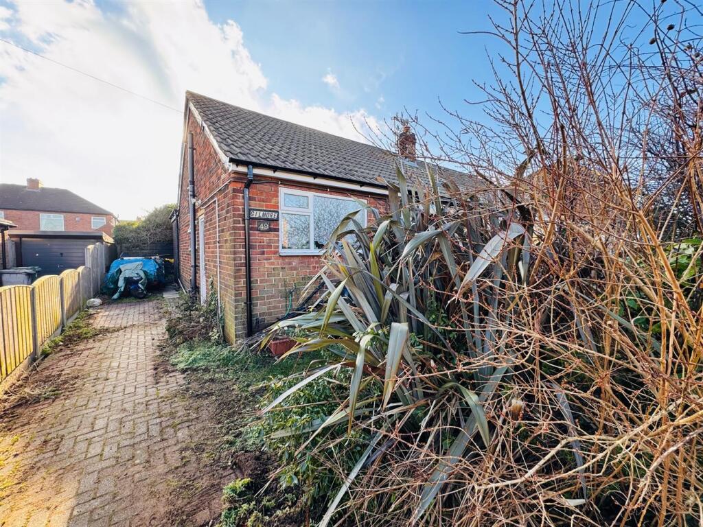 3 bed Semi-Detached Bungalow