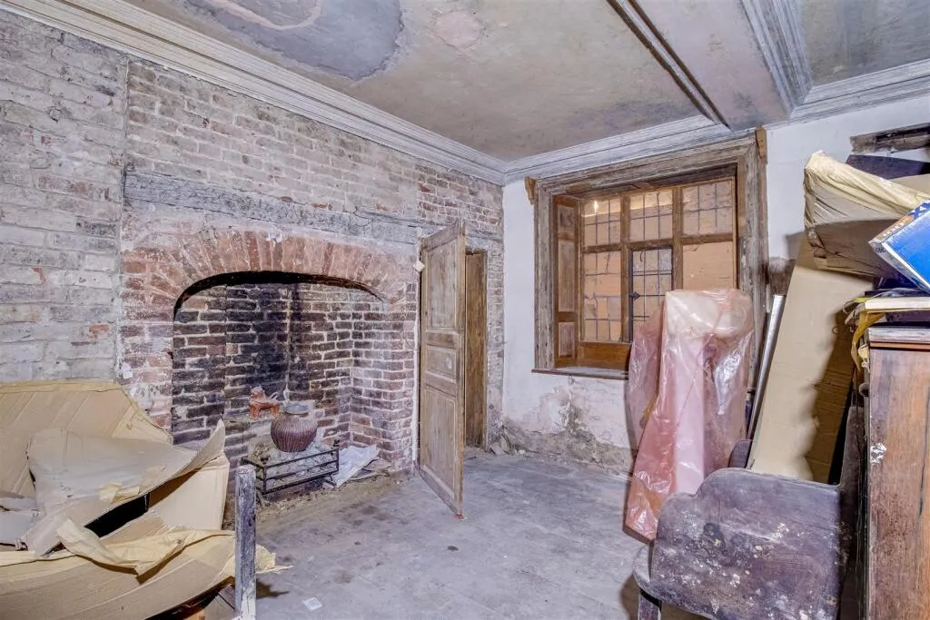 4 bed Manor House