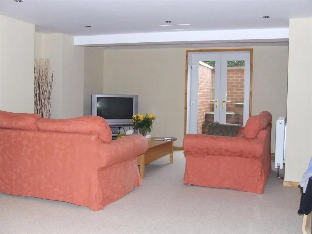 3 bed End of Terrace