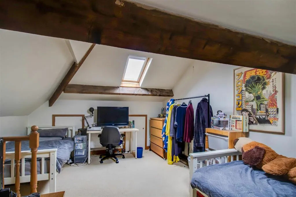 3 bed End of Terrace