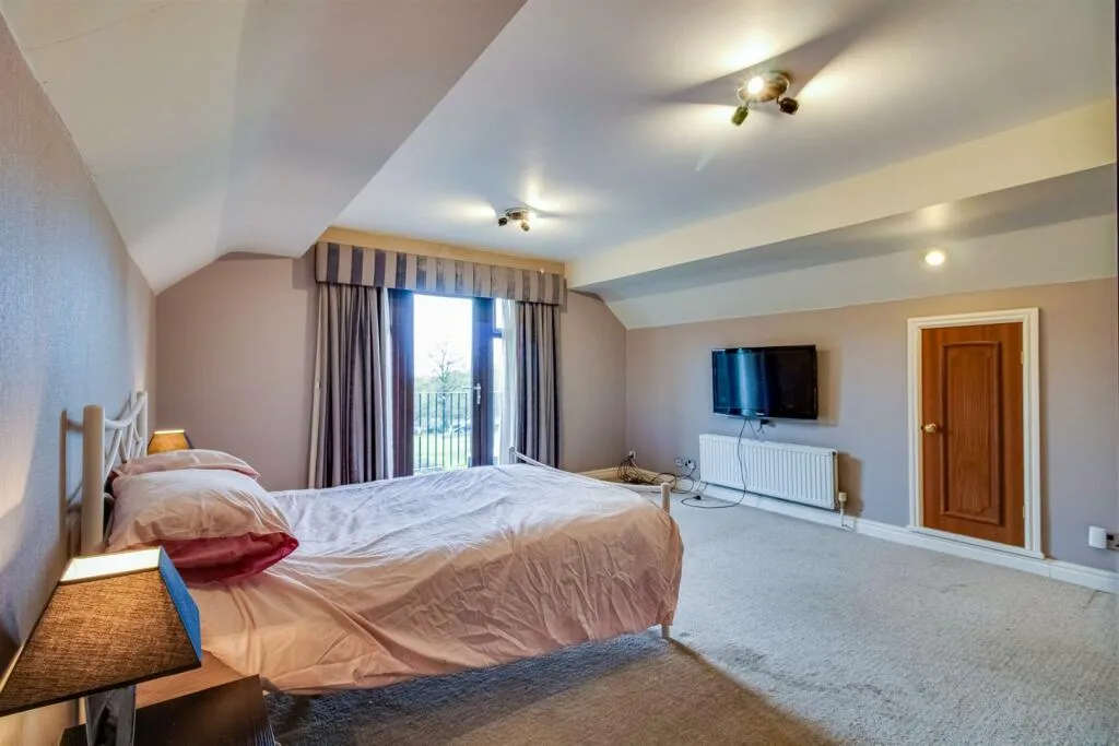 4 bed Detached