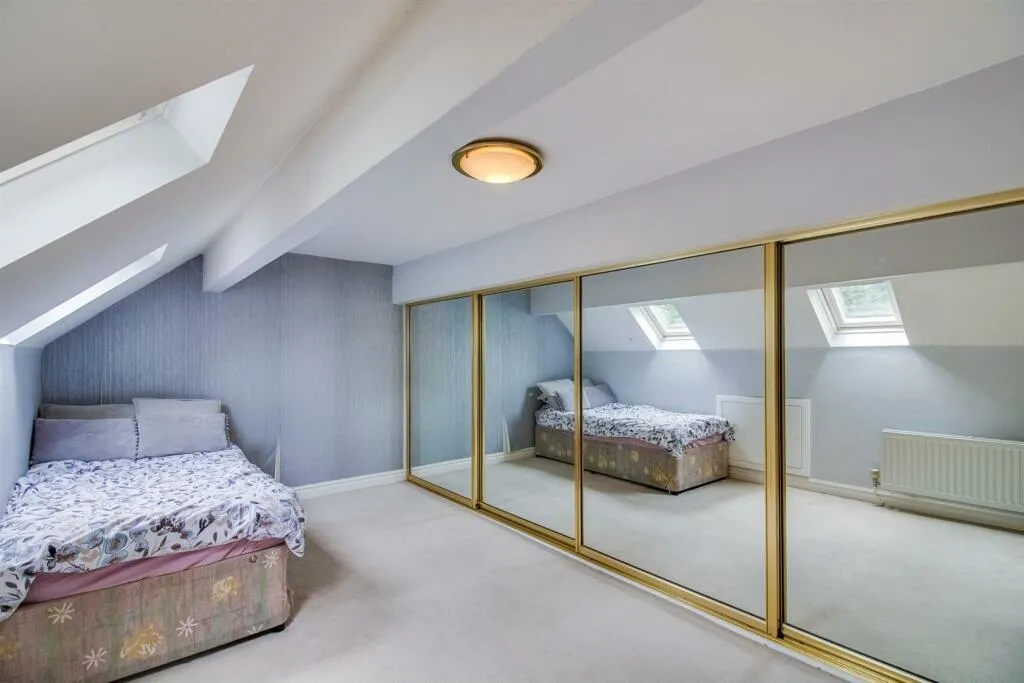 4 bed Detached