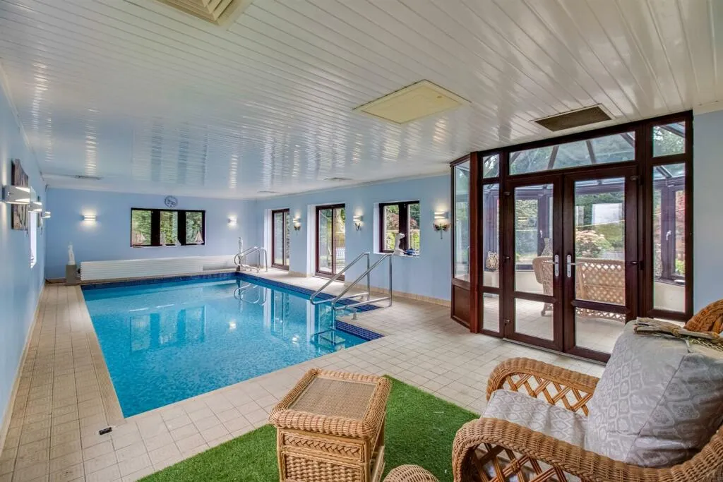 4 bed Detached