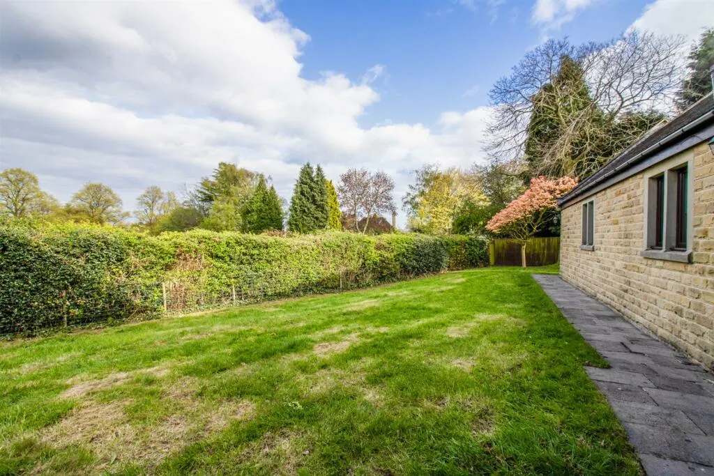 4 bed Detached