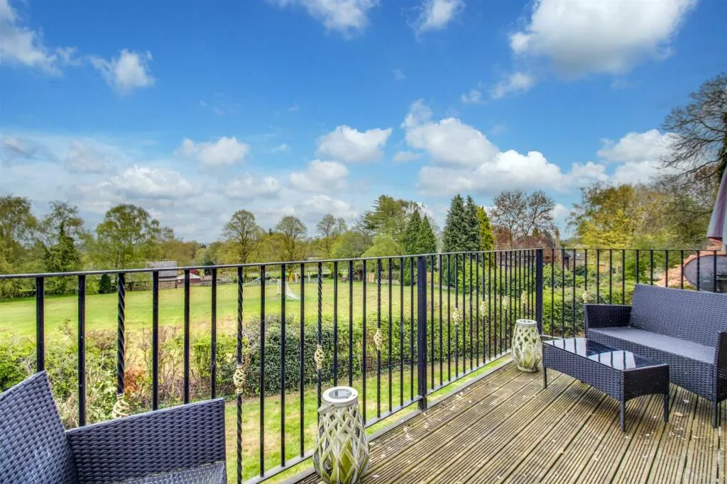 4 bed Detached