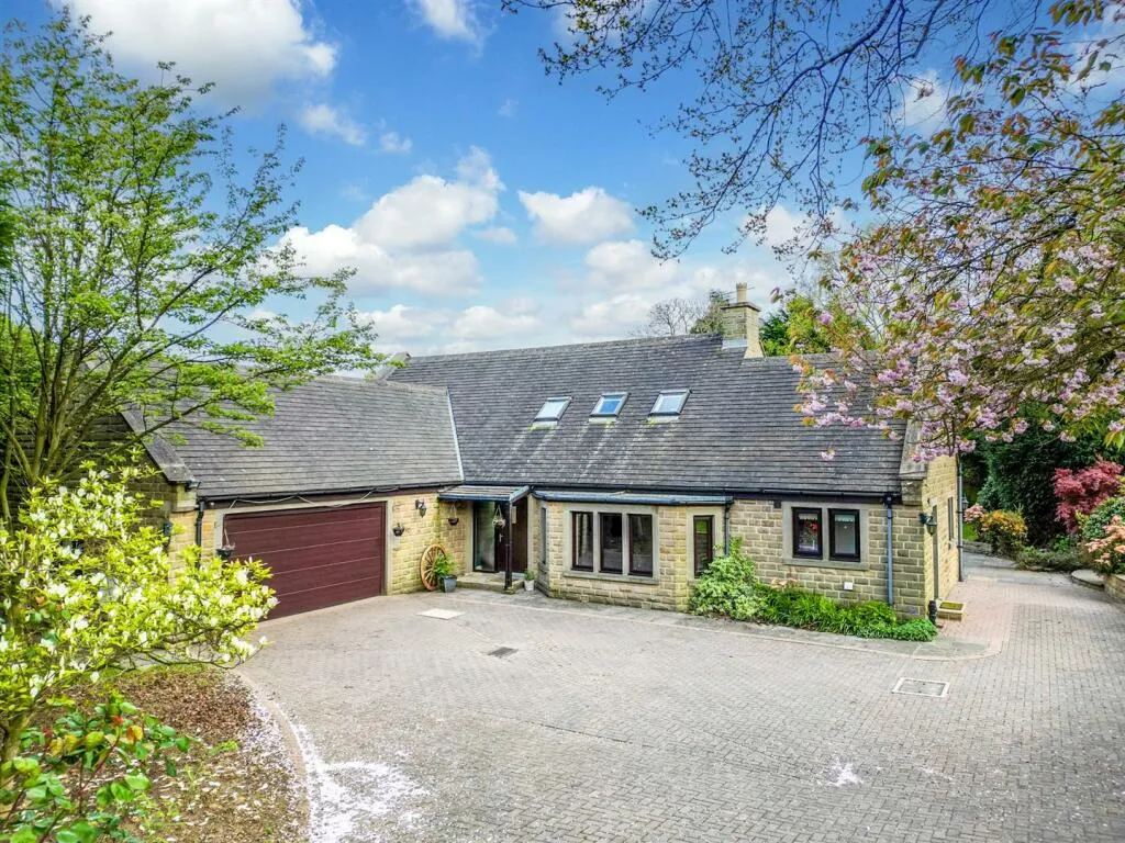 4 bed Detached