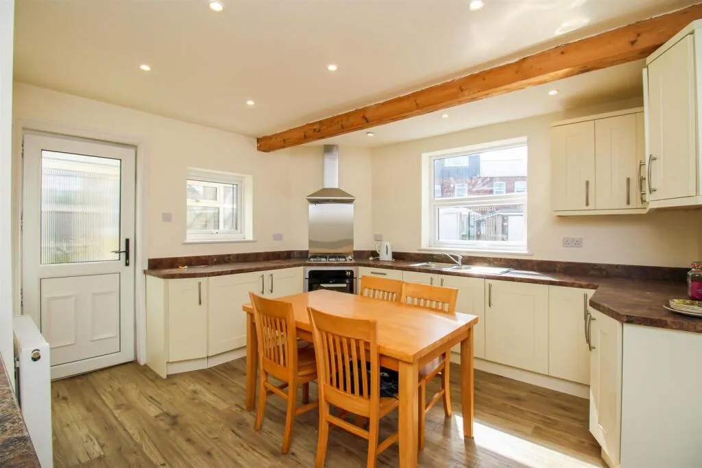 2 bed Semi-Detached