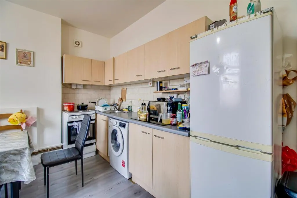 4 bed Detached