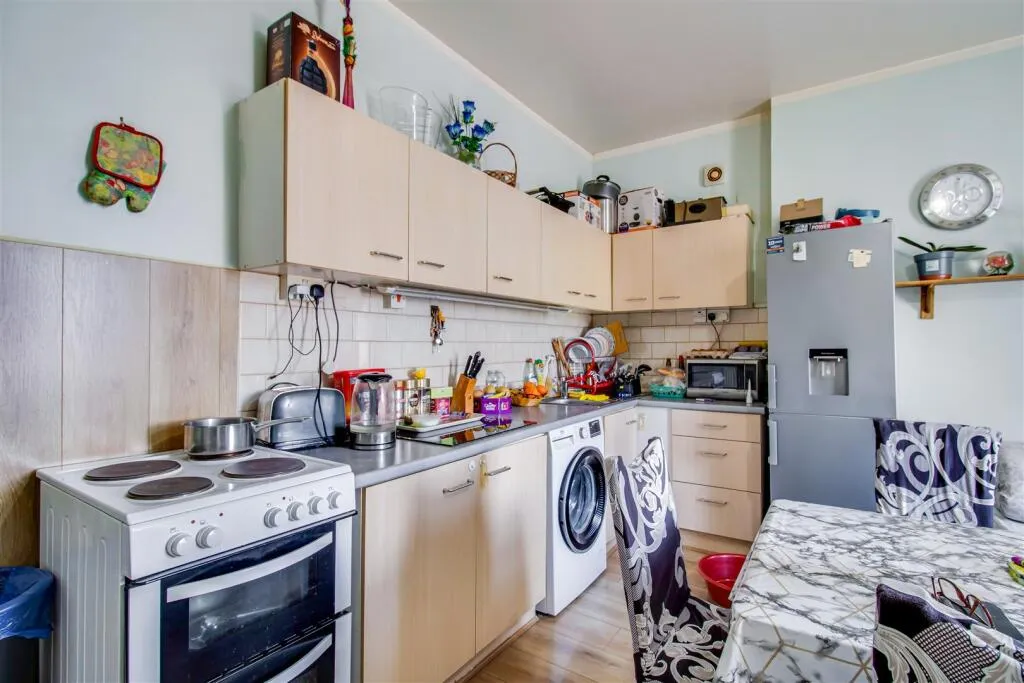 4 bed Detached