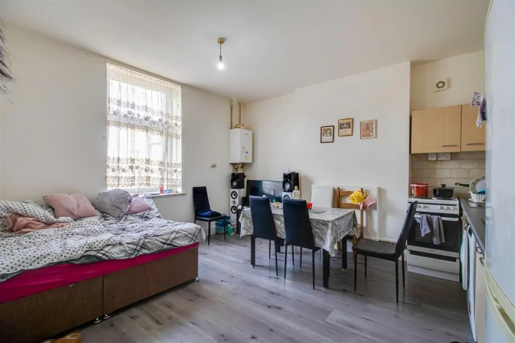 4 bed Detached