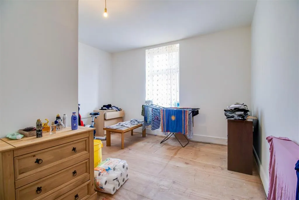 4 bed Detached