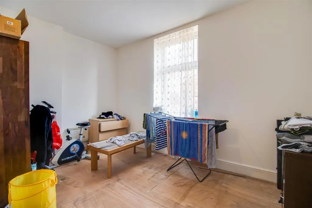 4 bed Detached