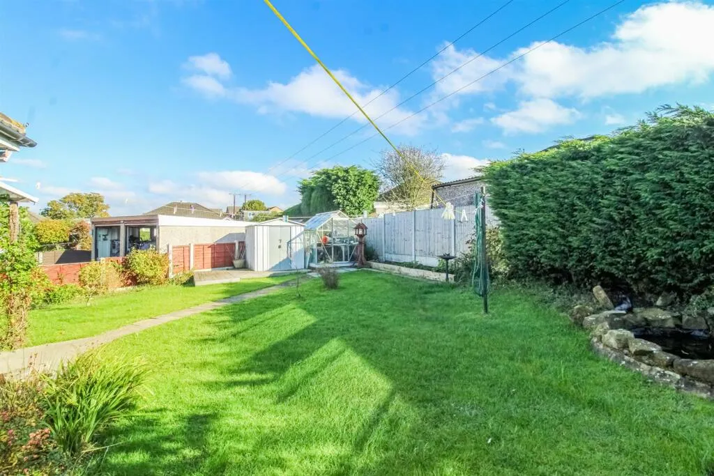 2 bed Semi-Detached Bungalow