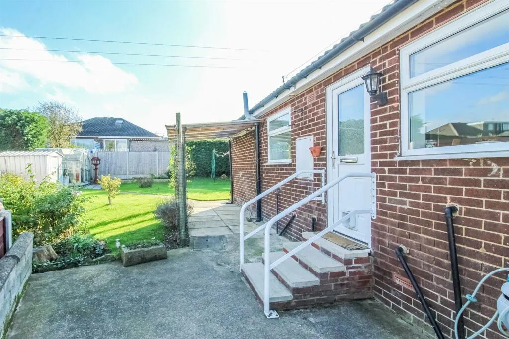 2 bed Semi-Detached Bungalow