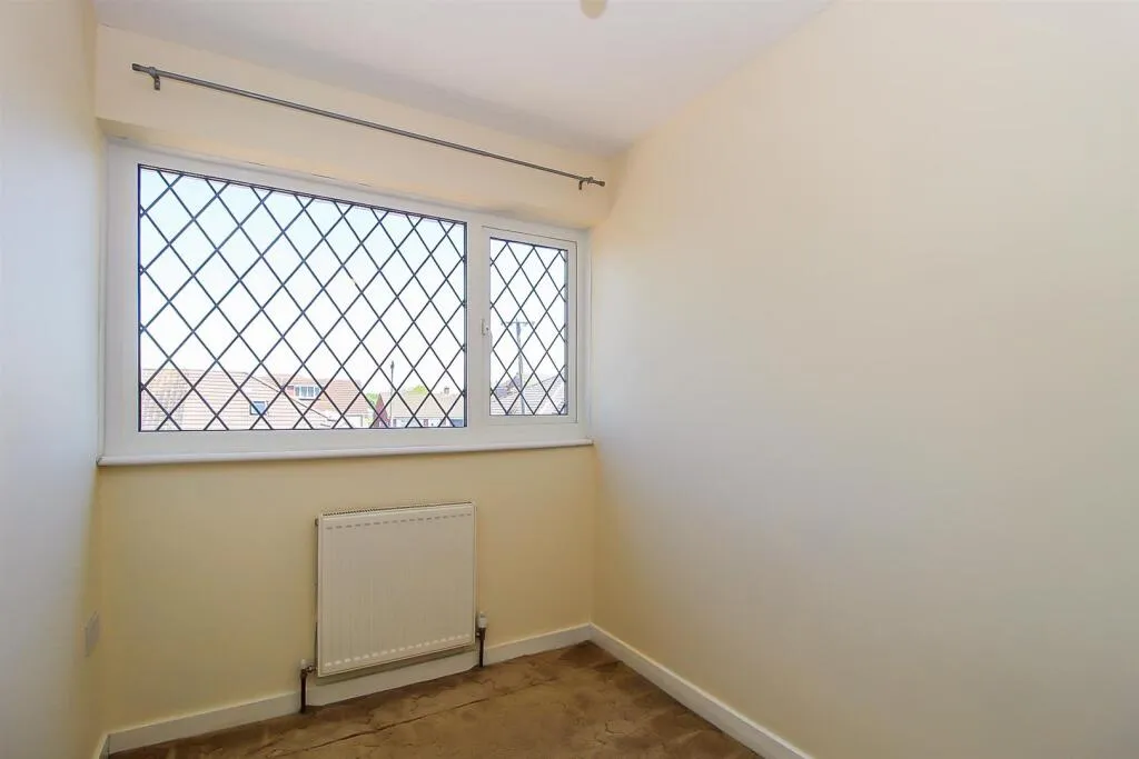 3 bed End of Terrace