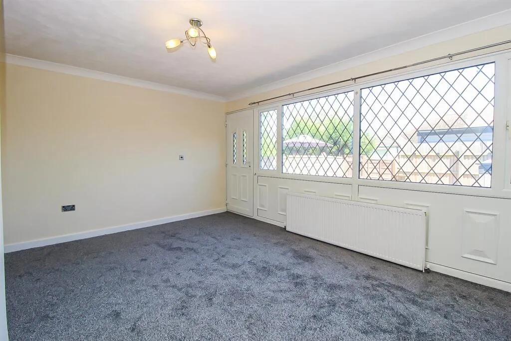3 bed End of Terrace