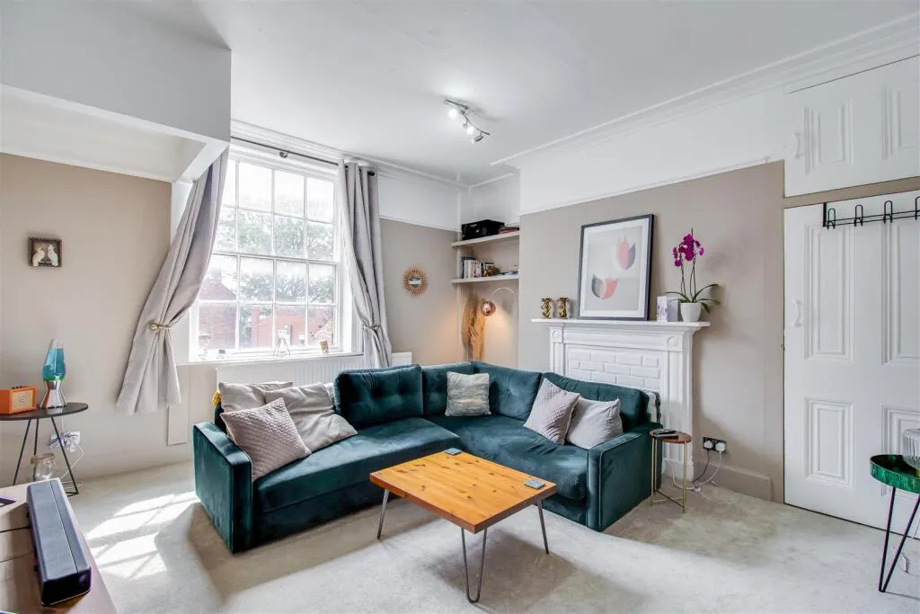 2 bed End of Terrace