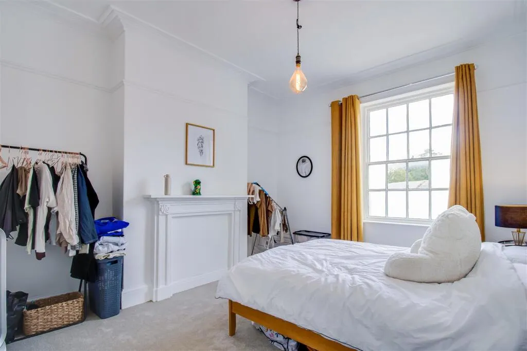 2 bed End of Terrace
