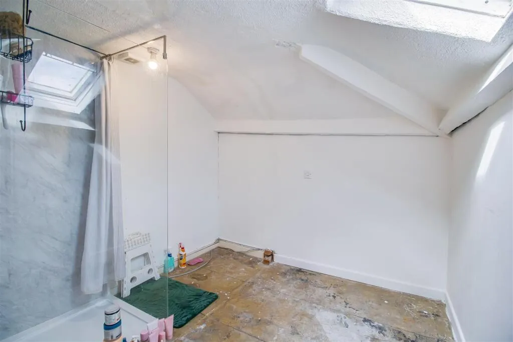 2 bed End of Terrace