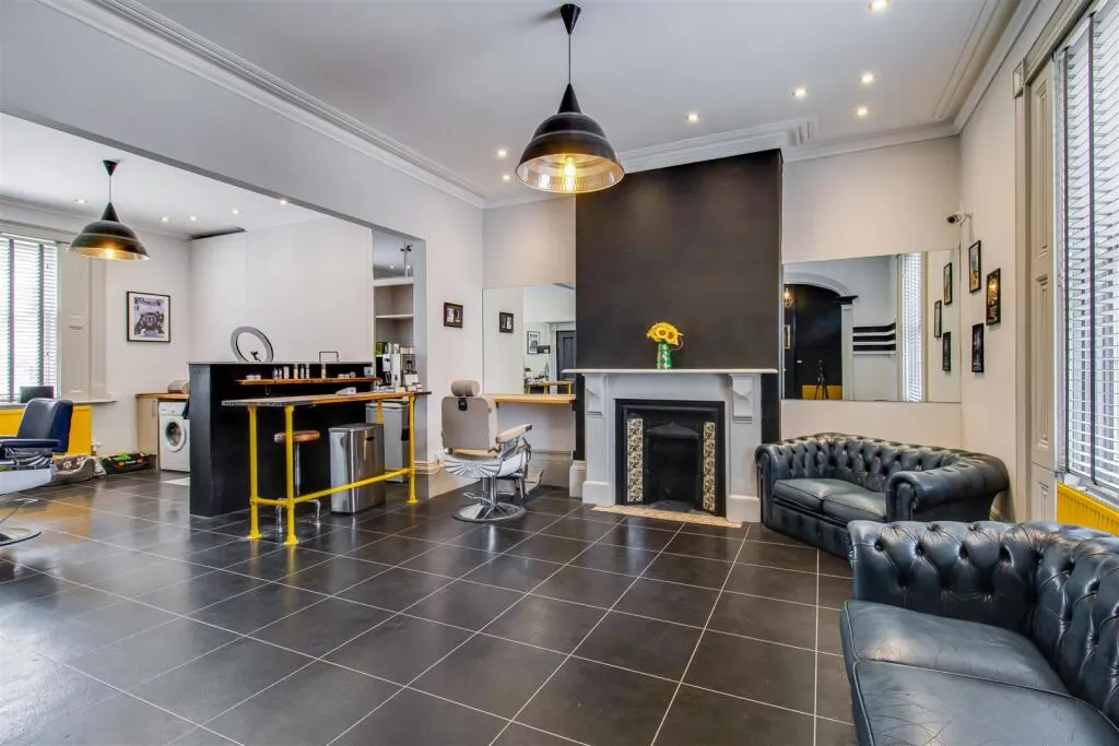 2 bed End of Terrace