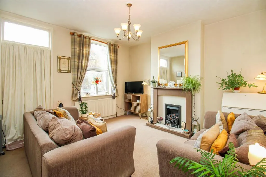 2 bed Terraced