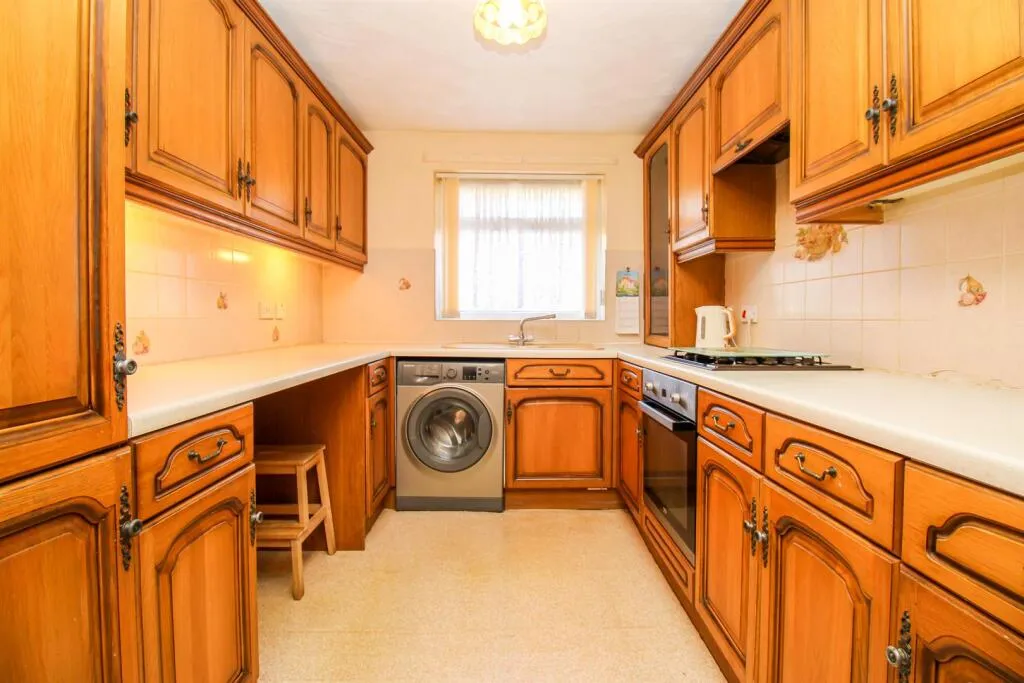2 bed Semi-Detached Bungalow