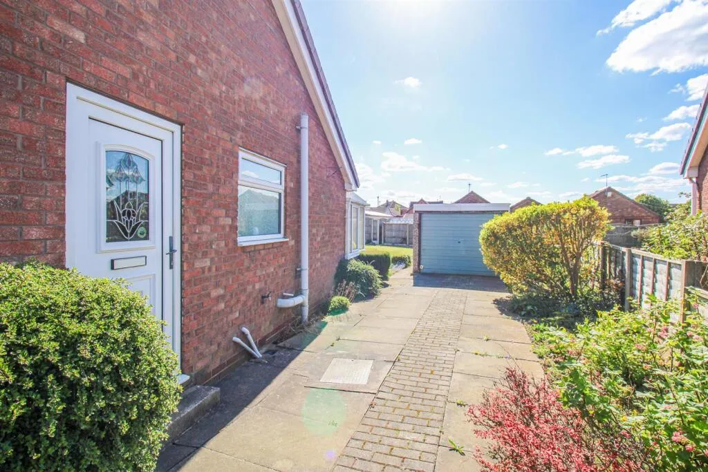 2 bed Semi-Detached Bungalow