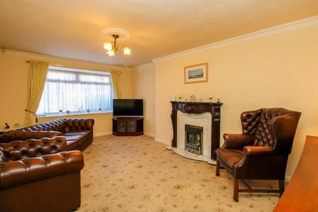 2 bed Semi-Detached Bungalow