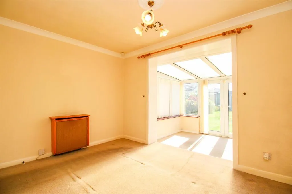 2 bed Semi-Detached Bungalow