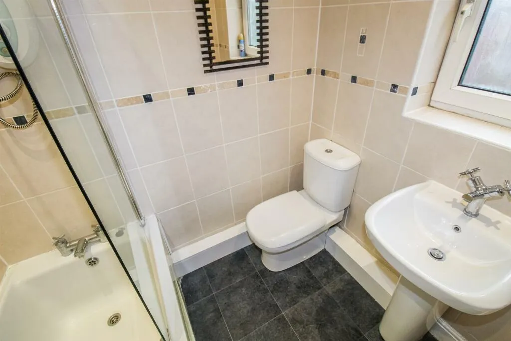 2 bed End of Terrace