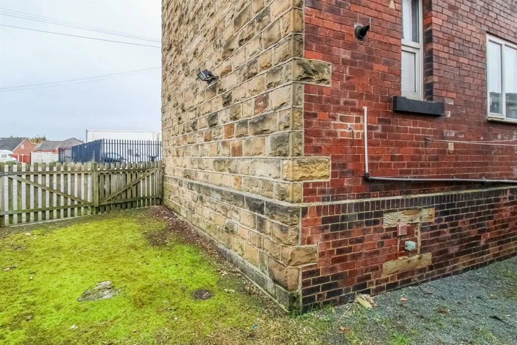 2 bed End of Terrace