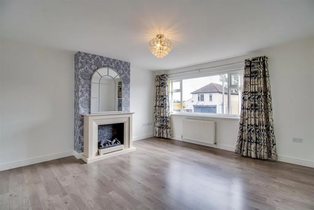 2 bed Semi-Detached Bungalow