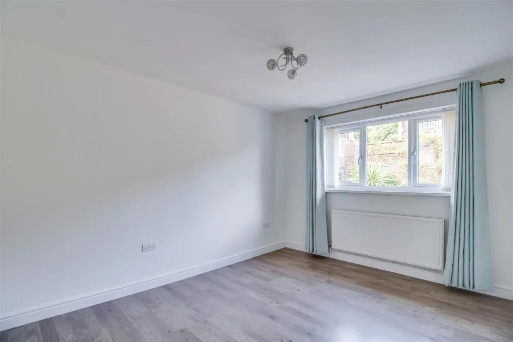 2 bed Semi-Detached Bungalow