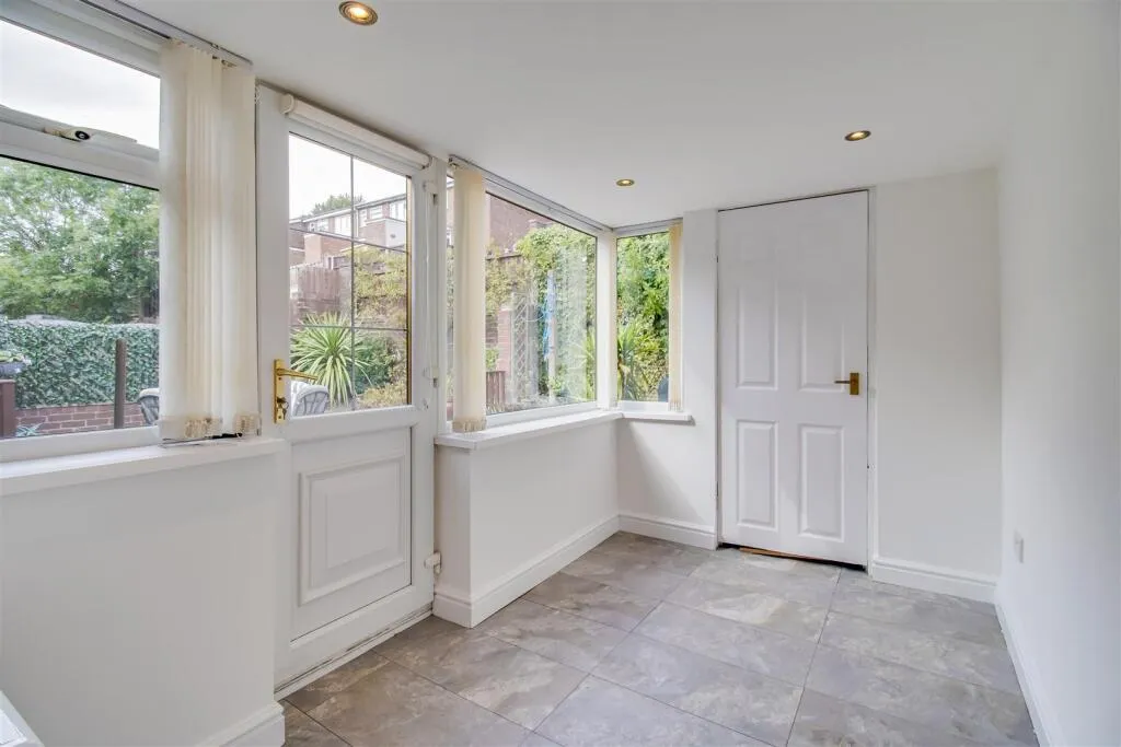 2 bed Semi-Detached Bungalow