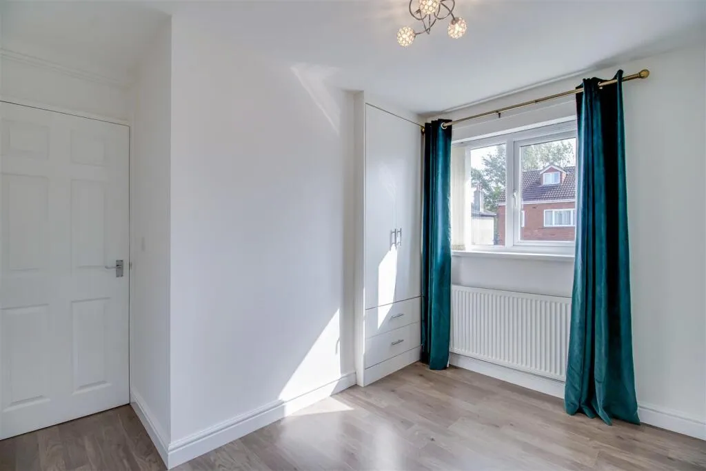 2 bed Semi-Detached Bungalow