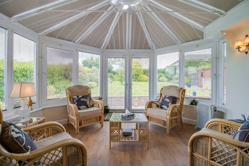 5 bed Detached