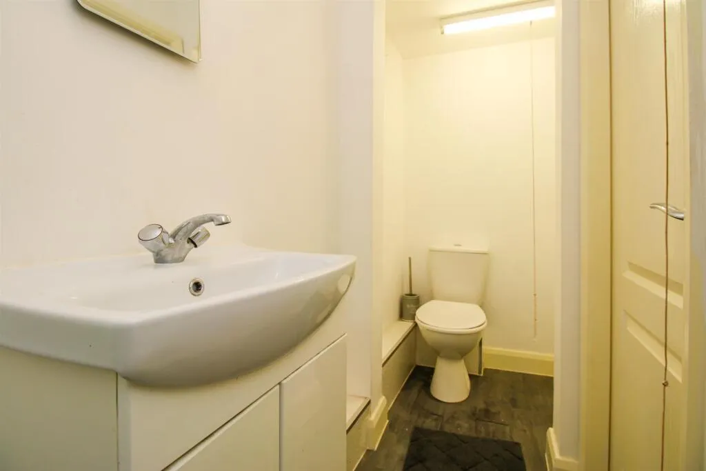 3 bed End of Terrace