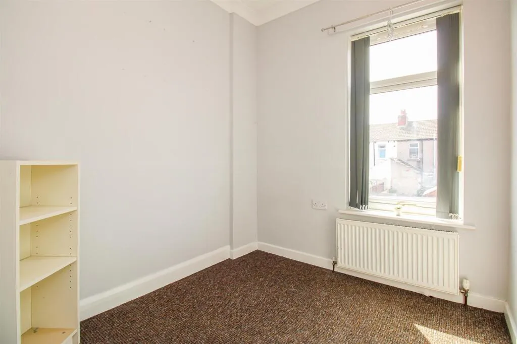 3 bed End of Terrace