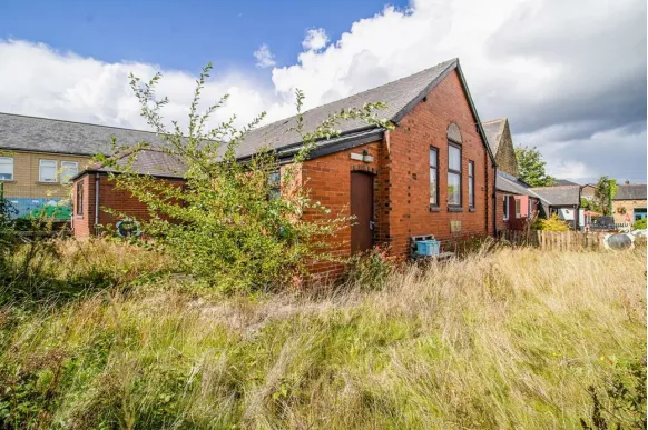 1 bed Character Property