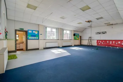 1 bed Character Property
