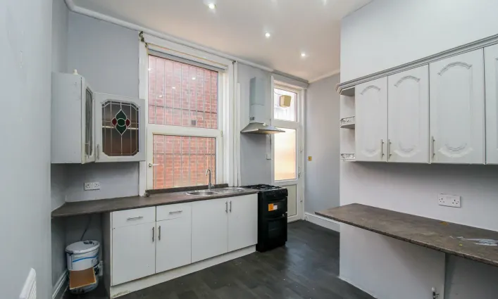 2 bed Mixed Use