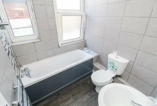 2 bed Mixed Use