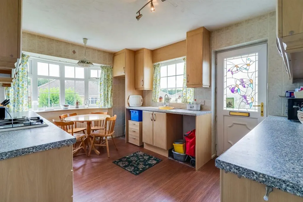 4 bed Detached