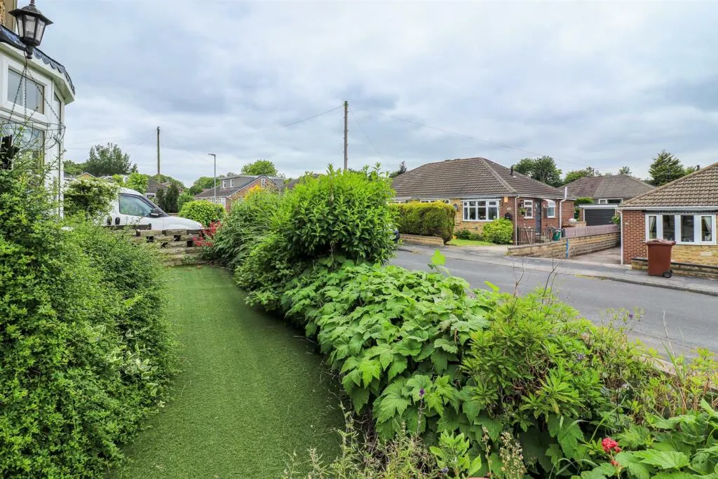4 bed Detached