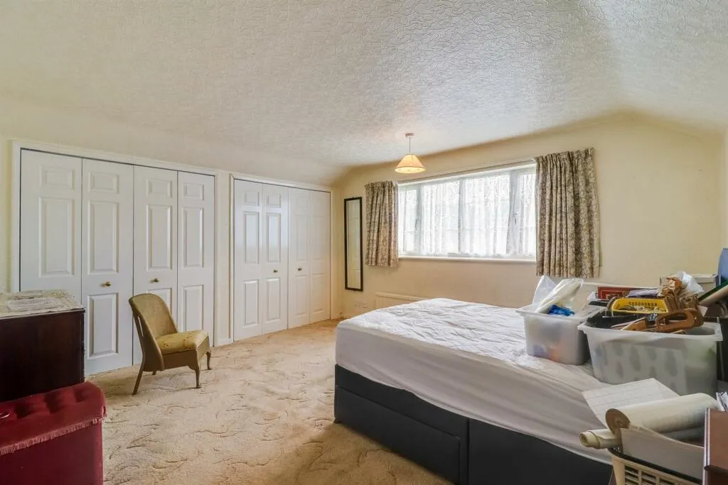 4 bed Detached