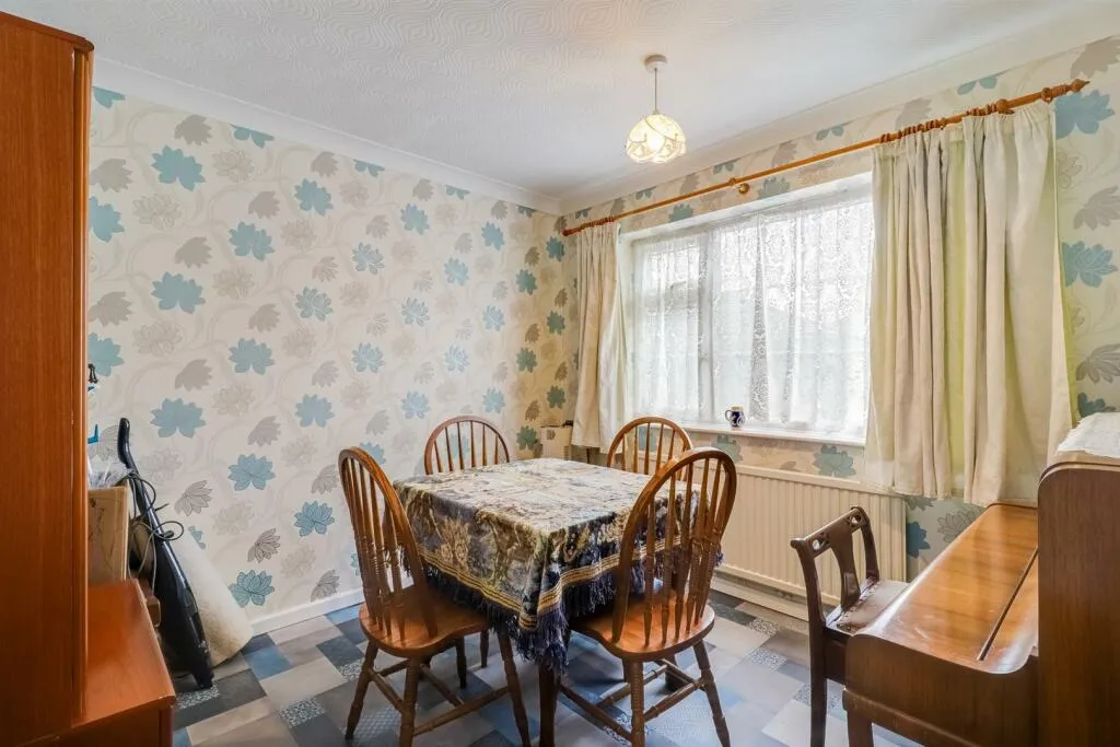 4 bed Detached