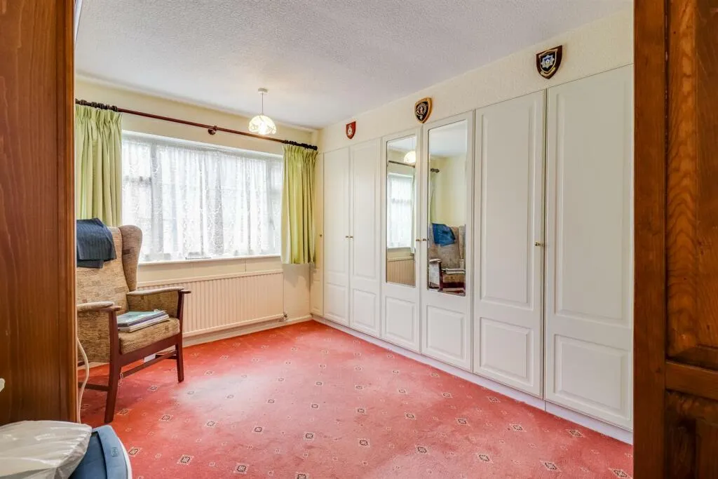 4 bed Detached