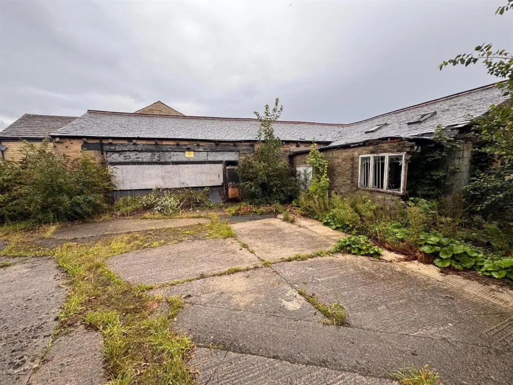 4 bed Detached